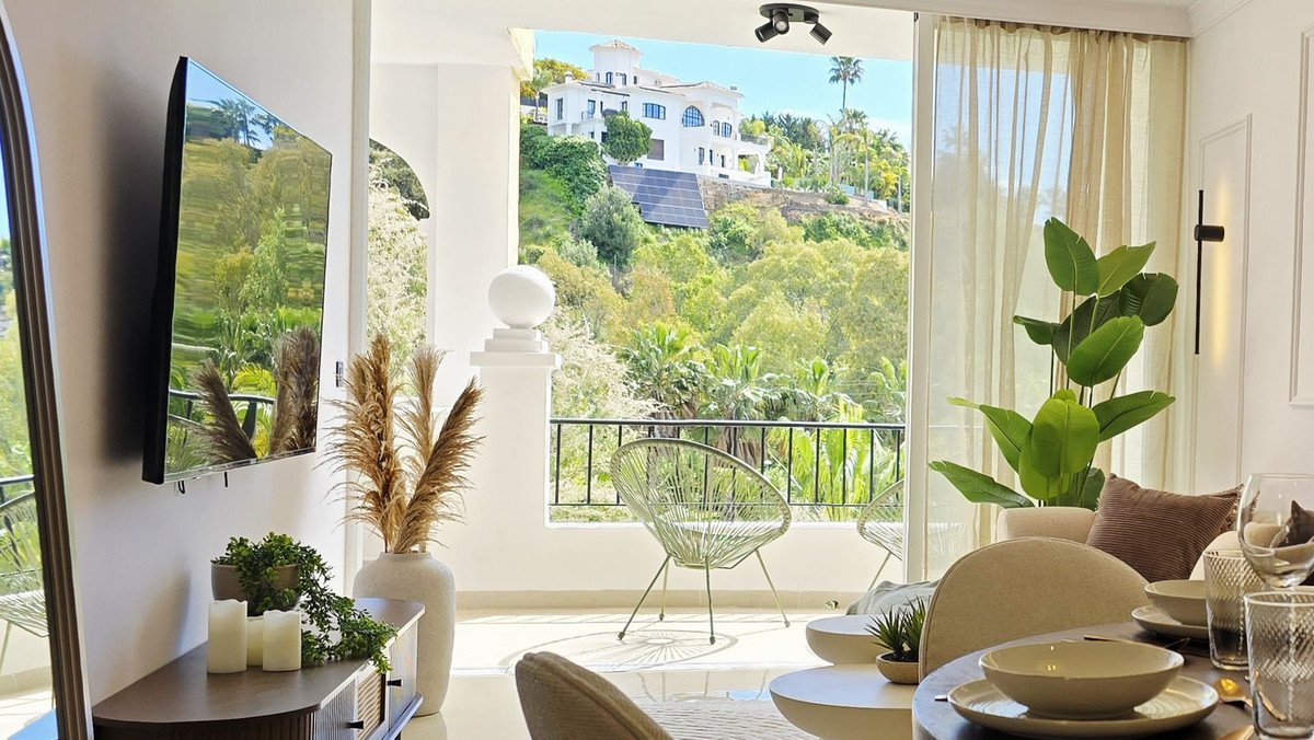 3 Bed Middle Floor Apartment in La Quinta