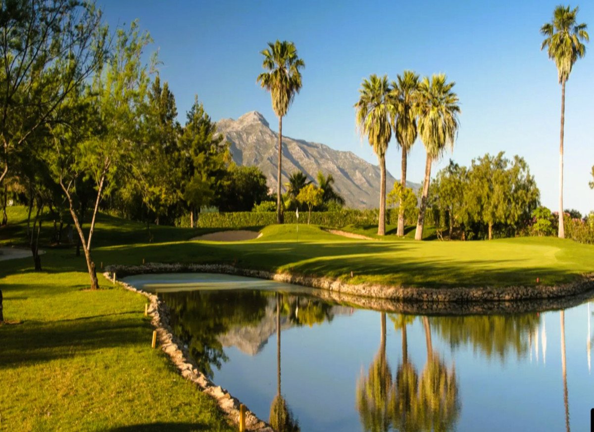 3 Bed Middle Floor Apartment in La Quinta