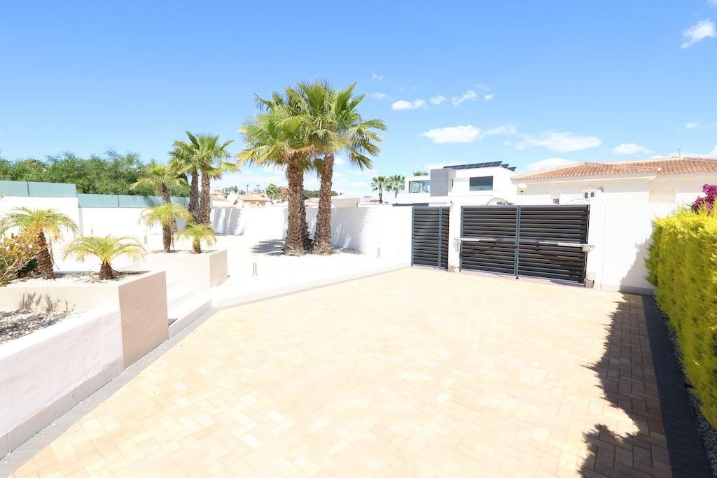 3 Bed Detached Villa in La Marquesa