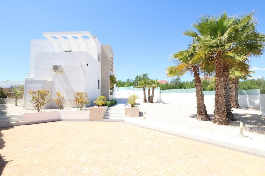 3 Bed Detached Villa in La Marquesa