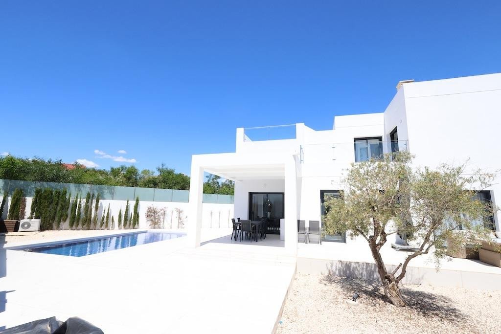 3 Bed Detached Villa in La Marquesa