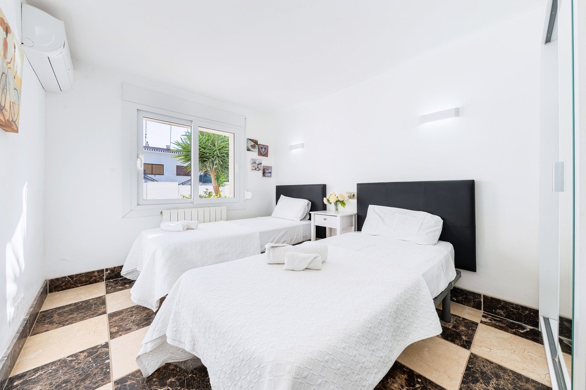 7 Bed Detached Villa in Dehesa de Campoamor