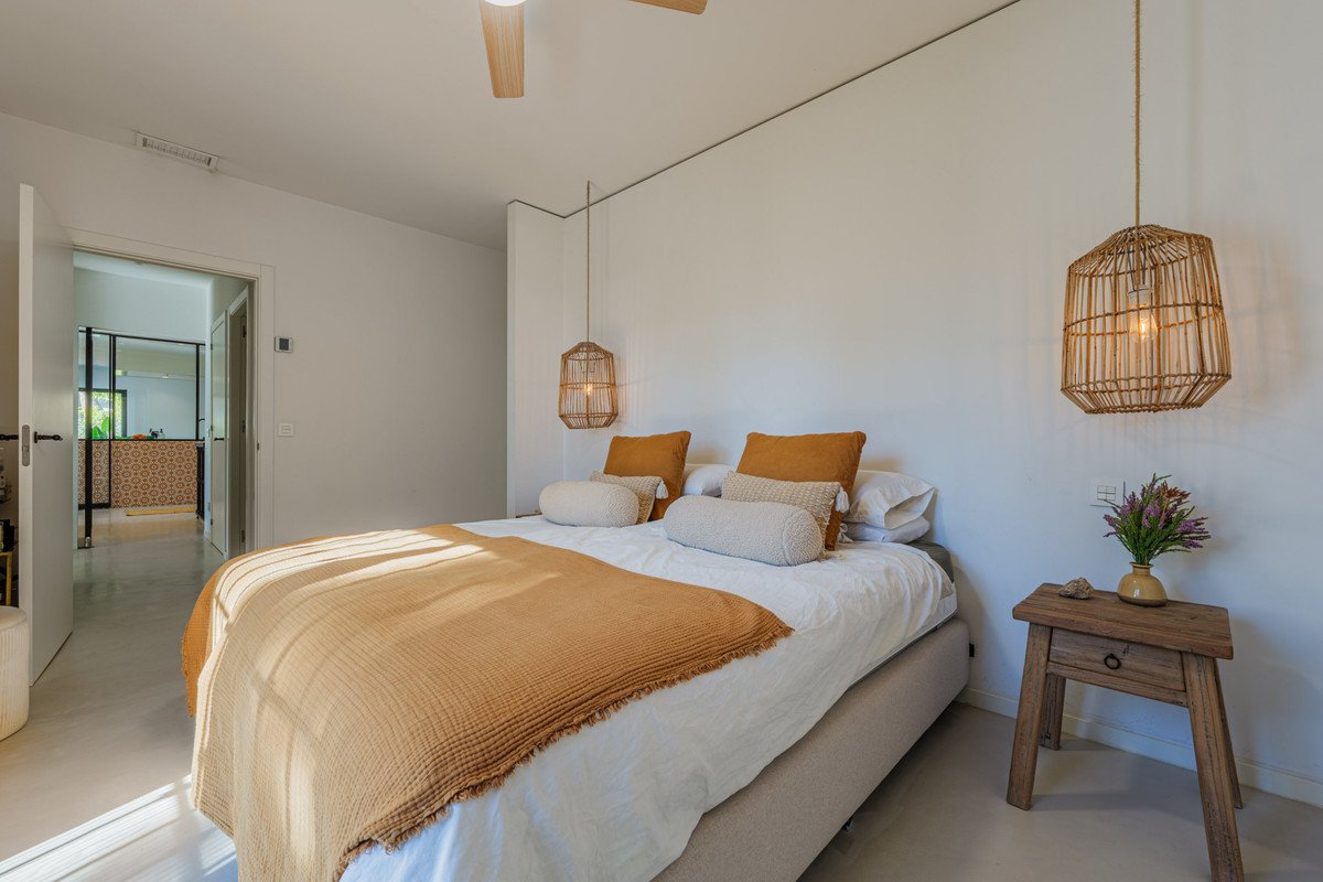 4 Bed Detached Villa in Pinares de San Antón
