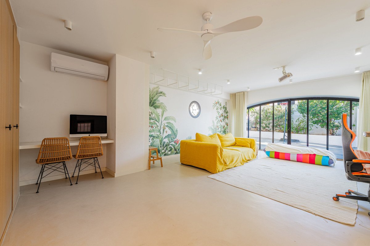 4 Bed Detached Villa in Pinares de San Antón