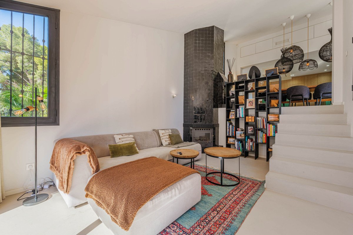 4 Bed Detached Villa in Pinares de San Antón