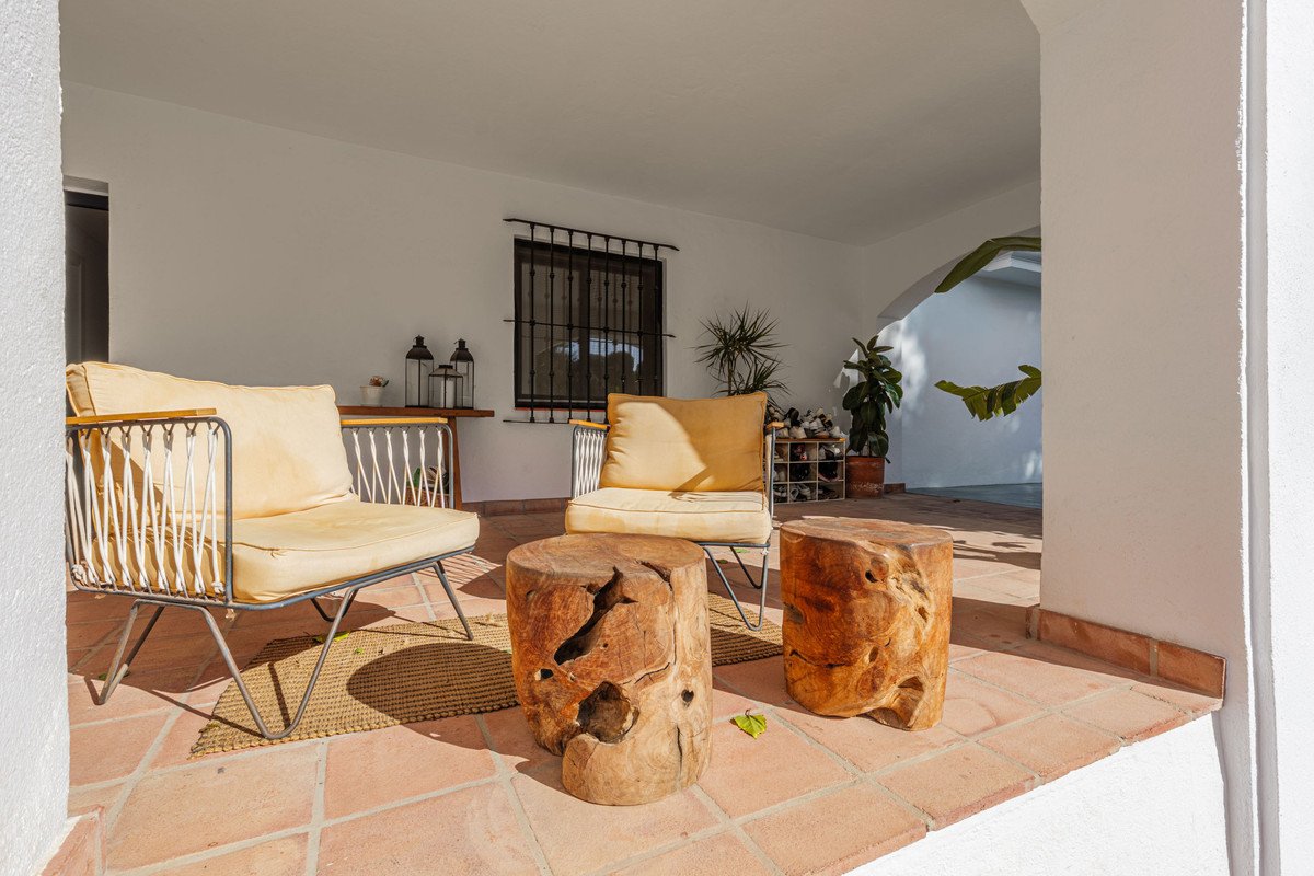 4 Bed Detached Villa in Pinares de San Antón