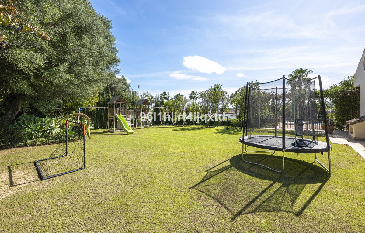 5 Bed Detached Villa in Sotogrande Alto