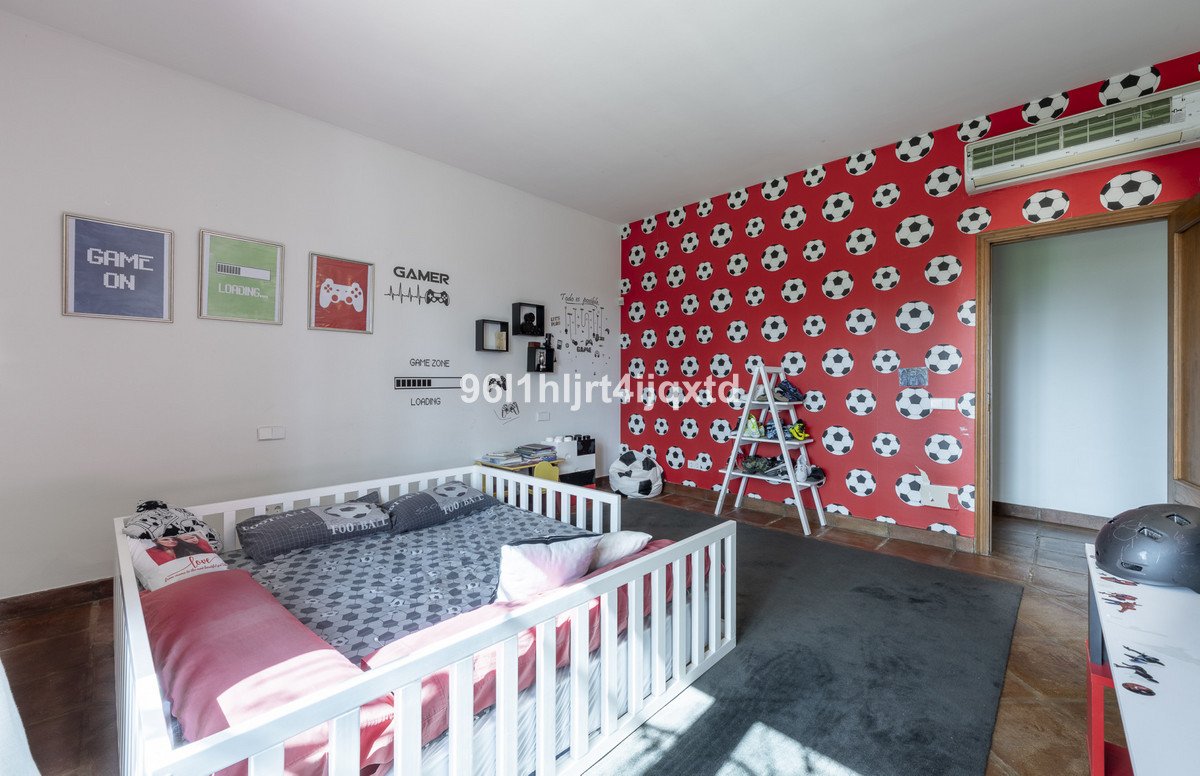 5 Bed Detached Villa in Sotogrande Alto