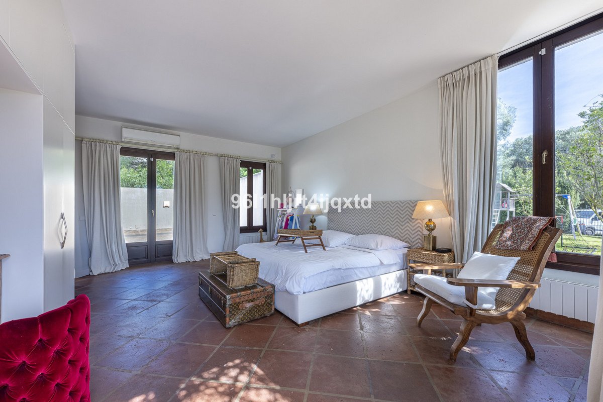 5 Bed Detached Villa in Sotogrande Alto