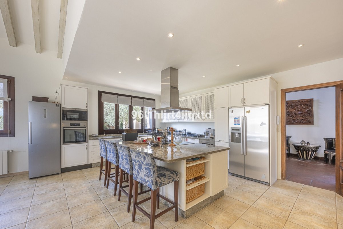 5 Bed Detached Villa in Sotogrande Alto