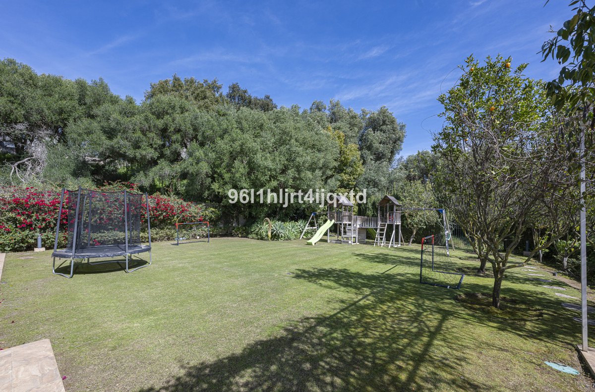 5 Bed Detached Villa in Sotogrande Alto