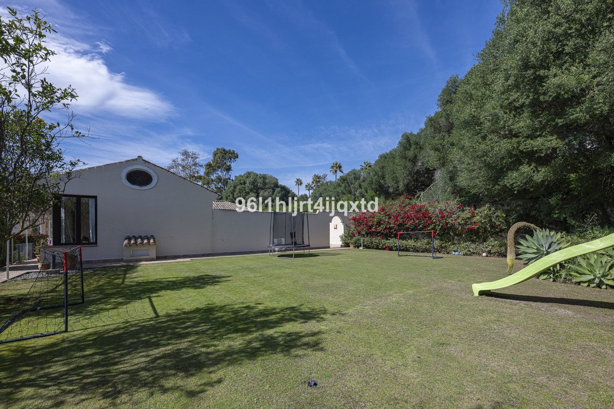5 Bed Detached Villa in Sotogrande Alto