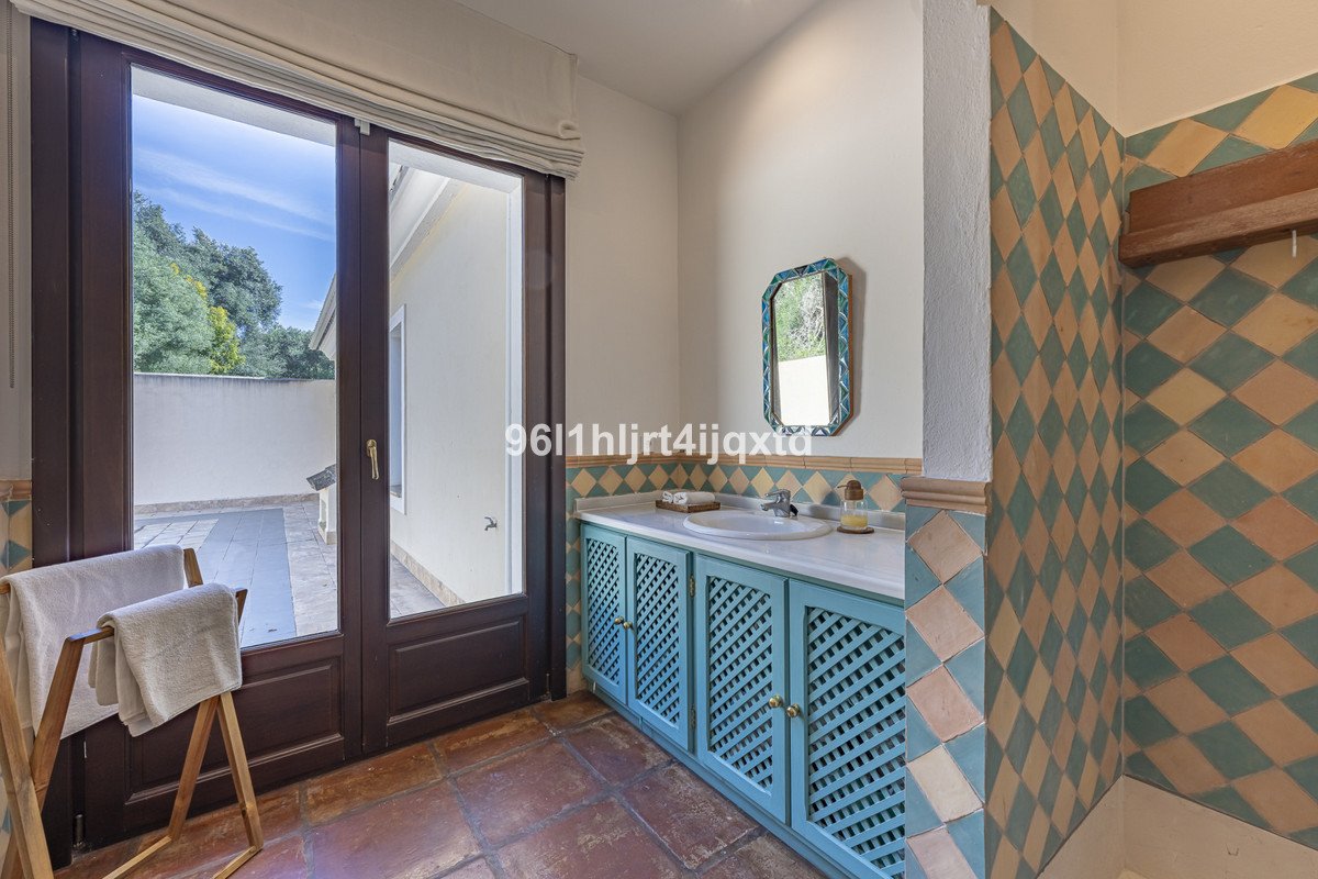 5 Bed Detached Villa in Sotogrande Alto