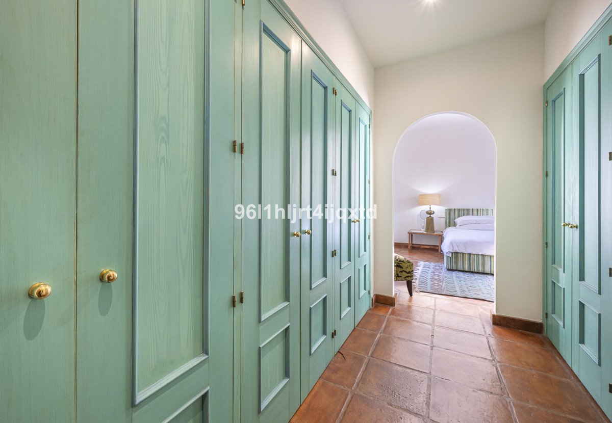 5 Bed Detached Villa in Sotogrande Alto