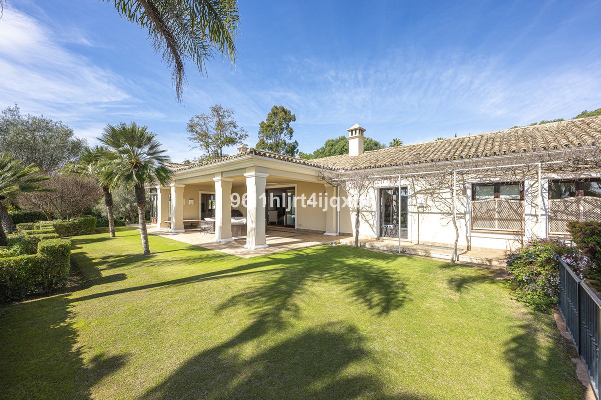 5 Bed Detached Villa in Sotogrande Alto
