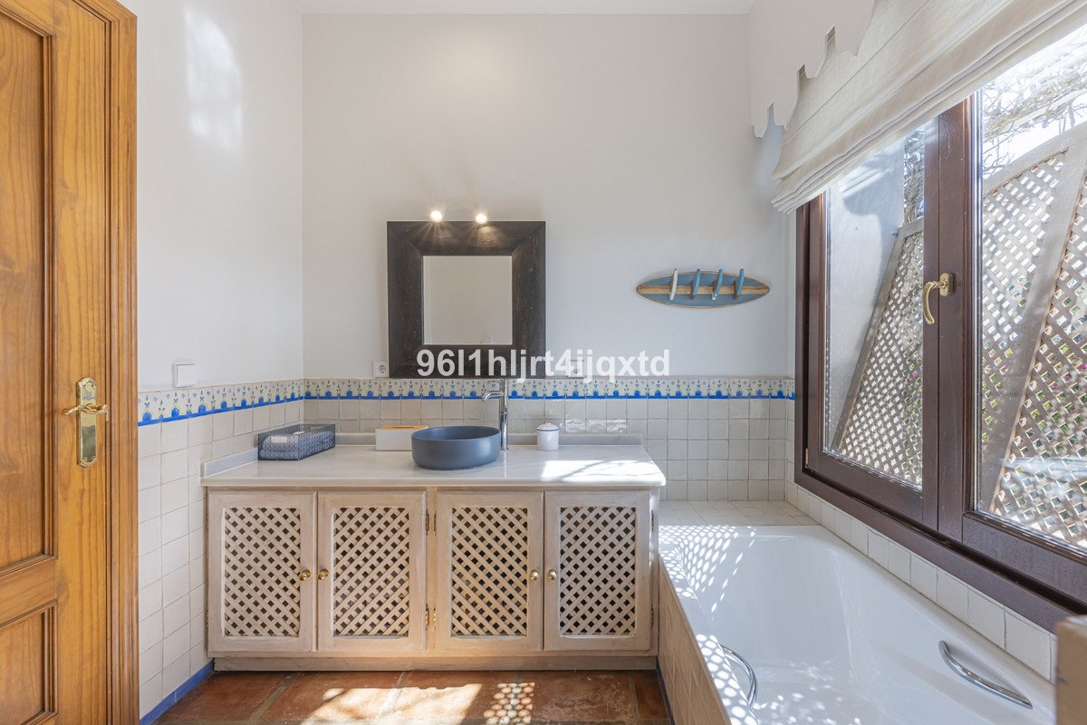 5 Bed Detached Villa in Sotogrande Alto