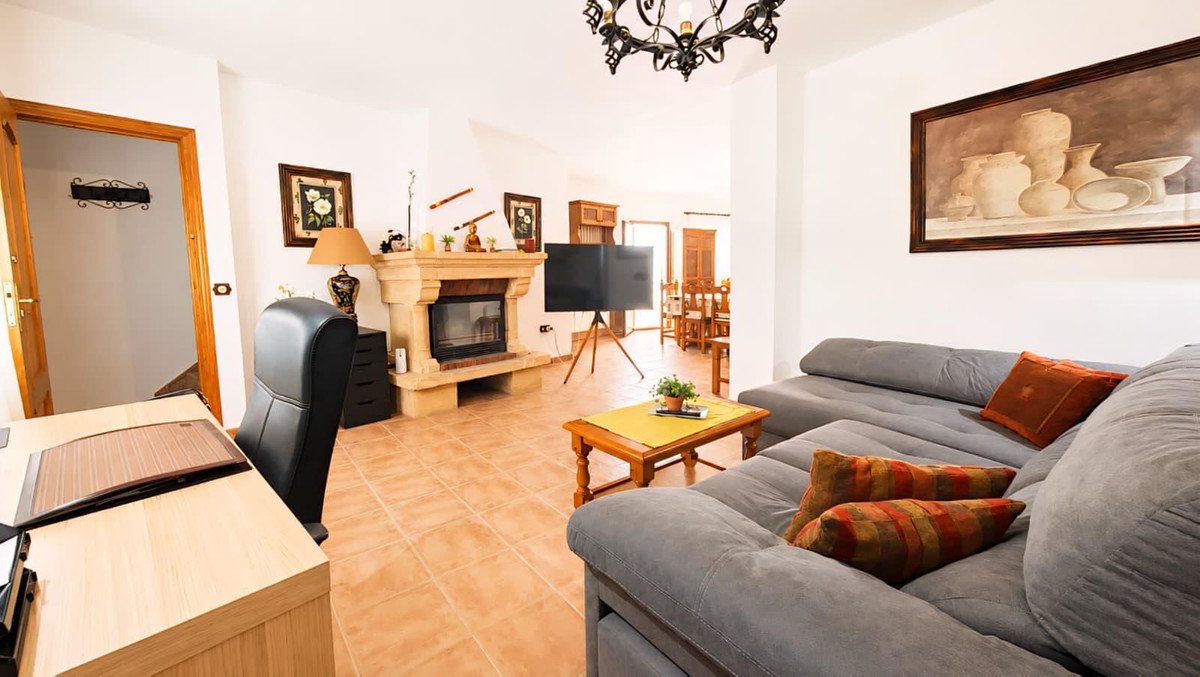 8 Bed Townhouse in Ronda
