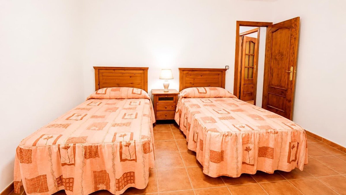 8 Bed Townhouse in Ronda
