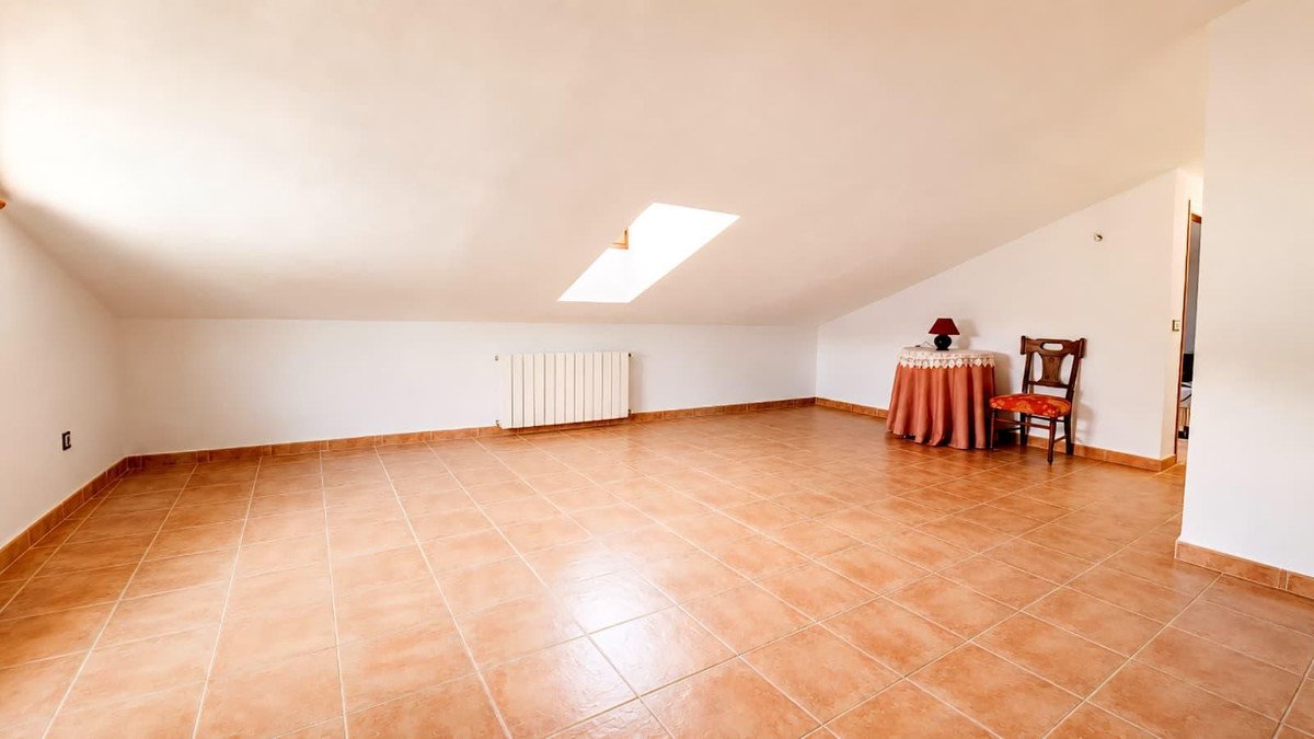 8 Bed Townhouse in Ronda