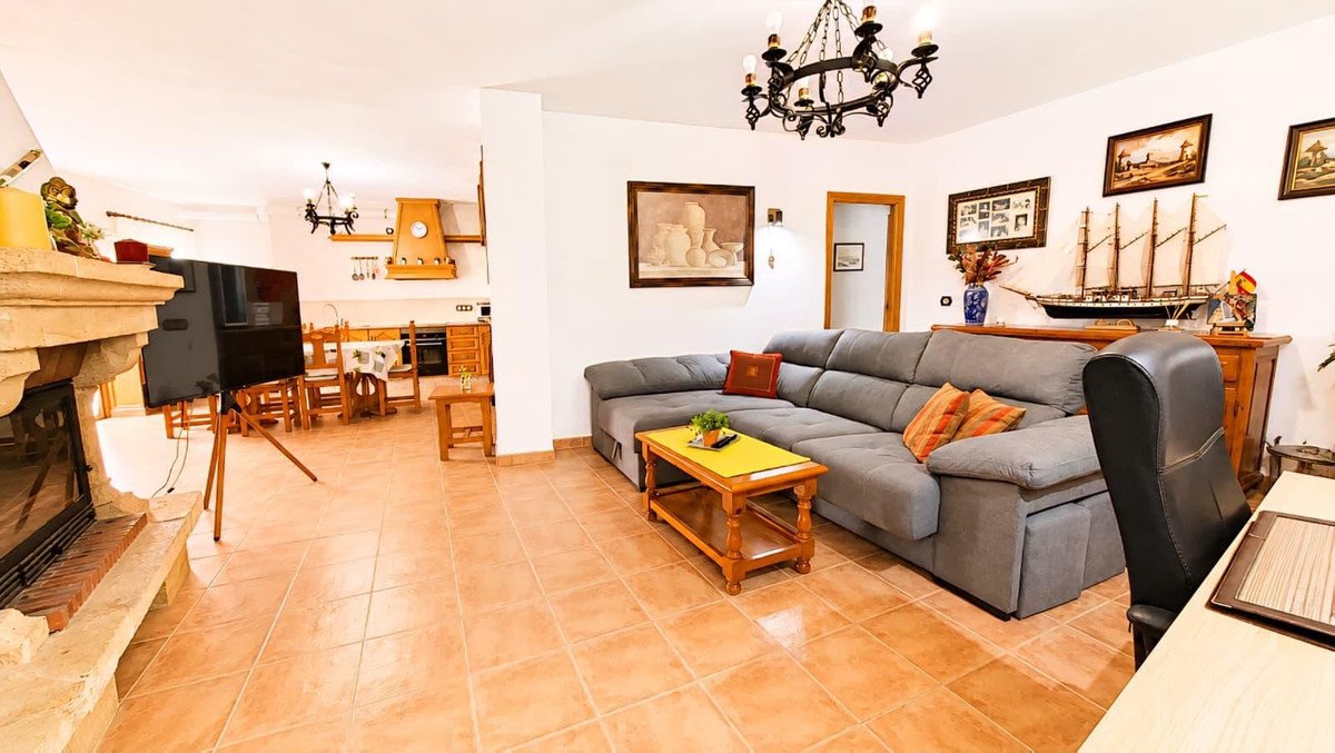 8 Bed Townhouse in Ronda