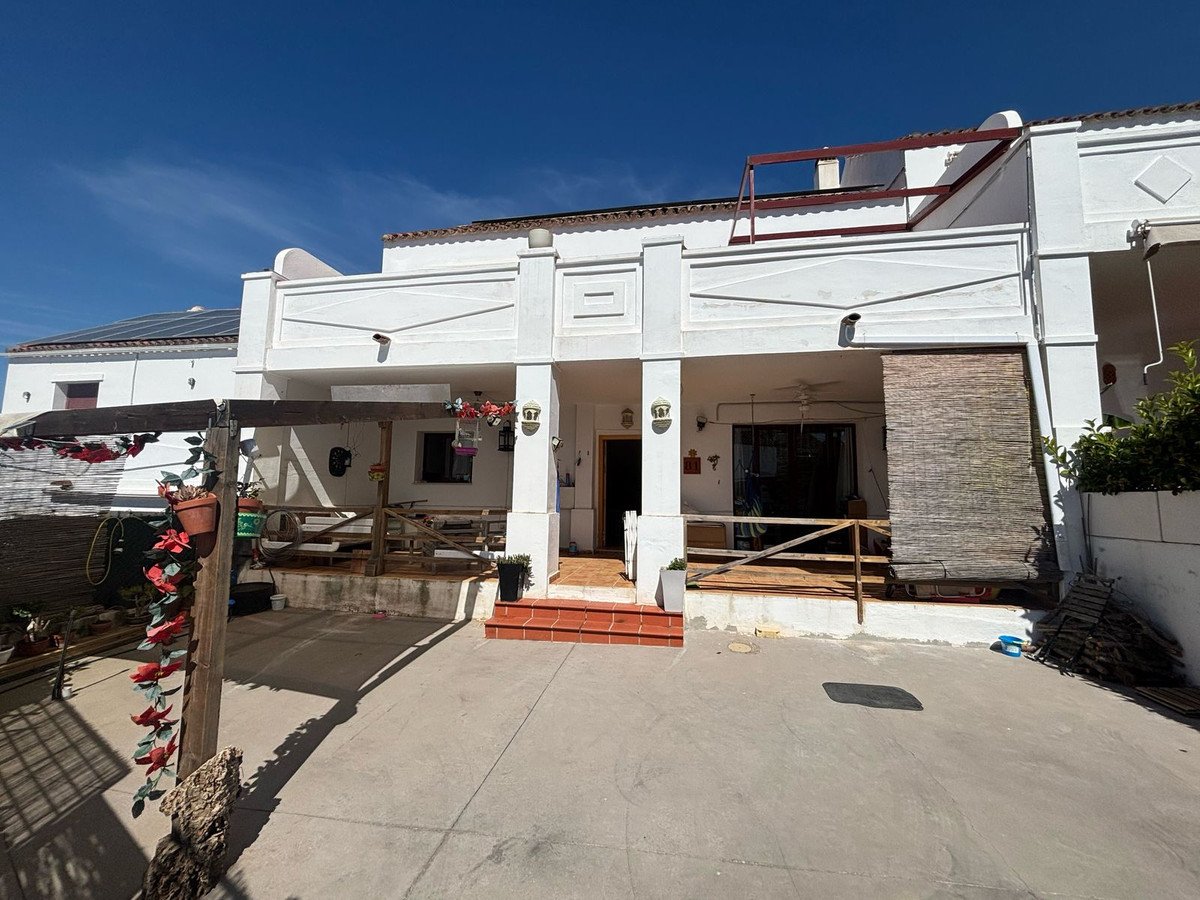 3 Bed Semi-Detached House in Casares Playa