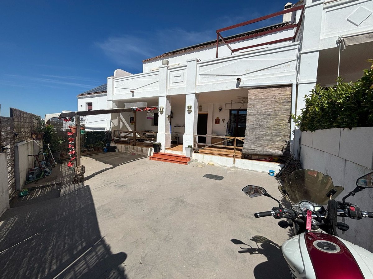3 Bed Semi-Detached House in Casares Playa