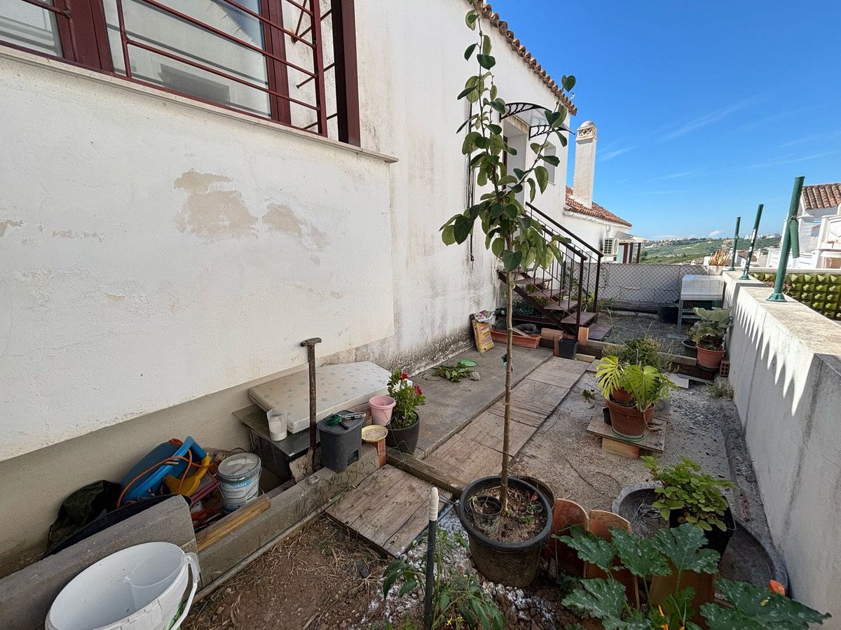 3 Bed Semi-Detached House in Casares Playa