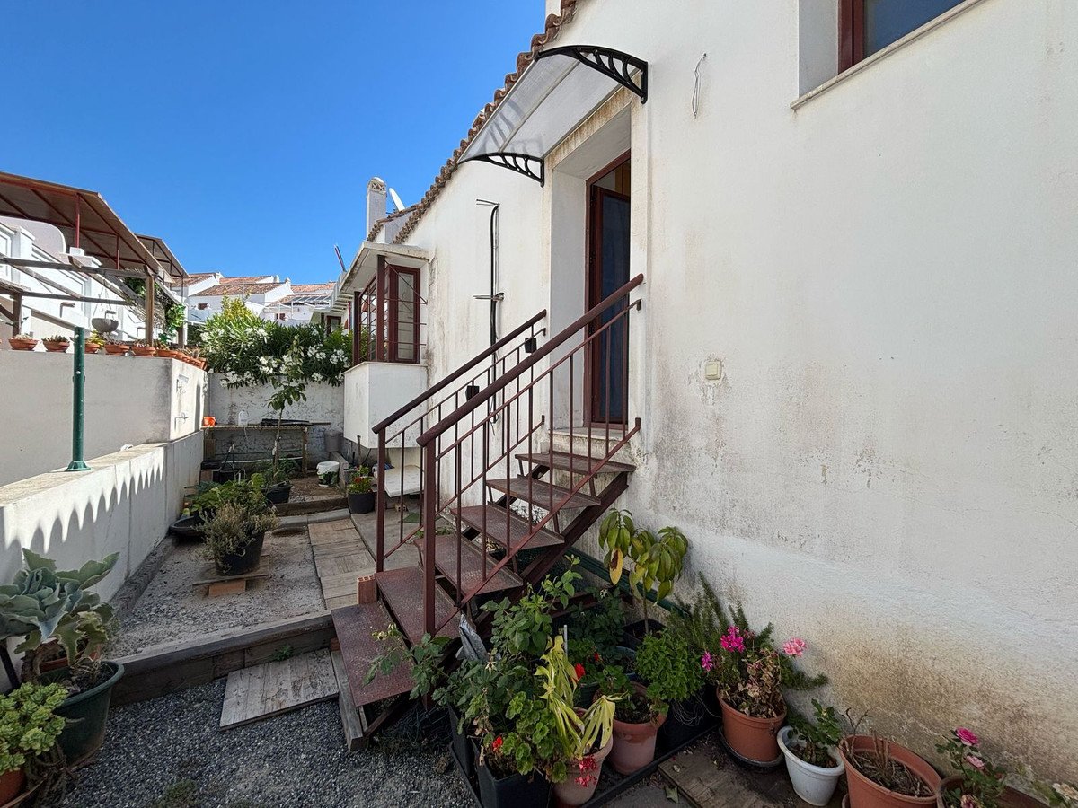 3 Bed Semi-Detached House in Casares Playa