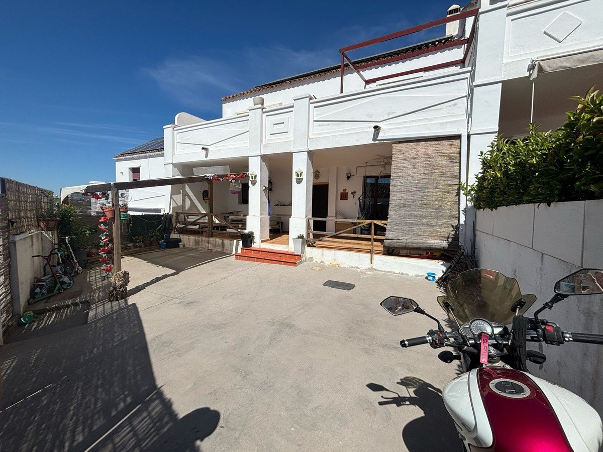 3 Bed Semi-Detached House in Casares Playa