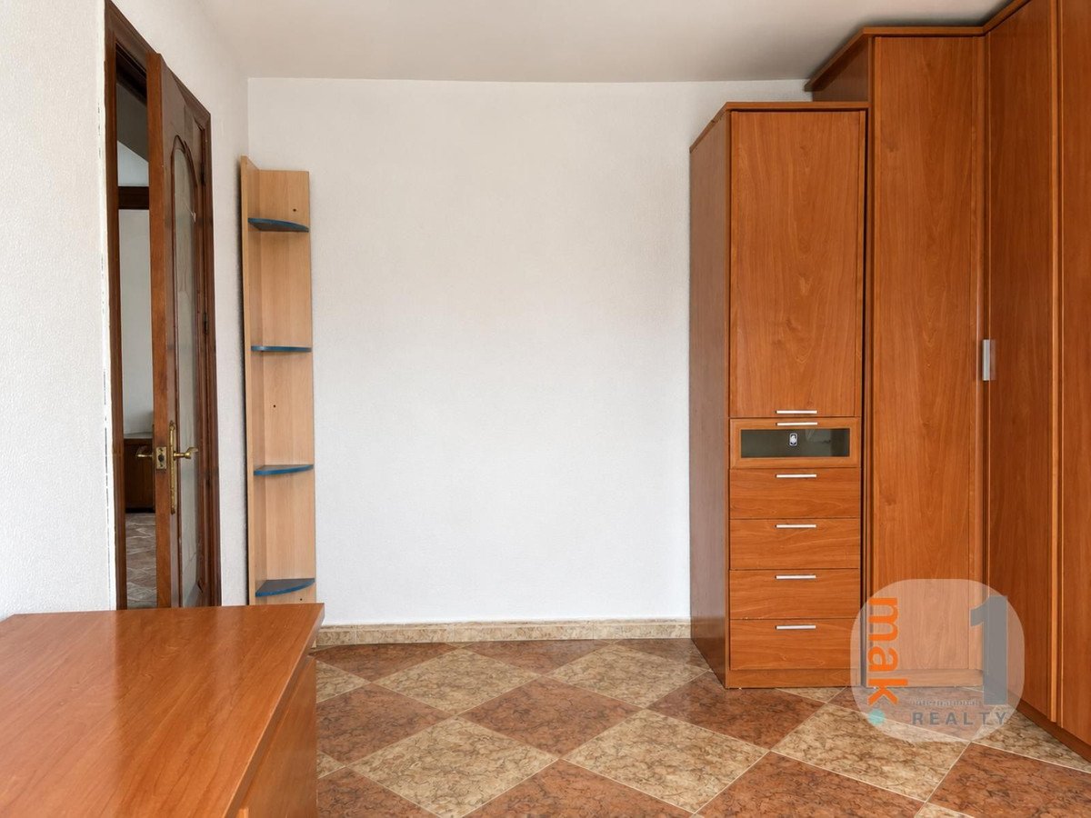 3 Bed Middle Floor Apartment in La Barriguilla