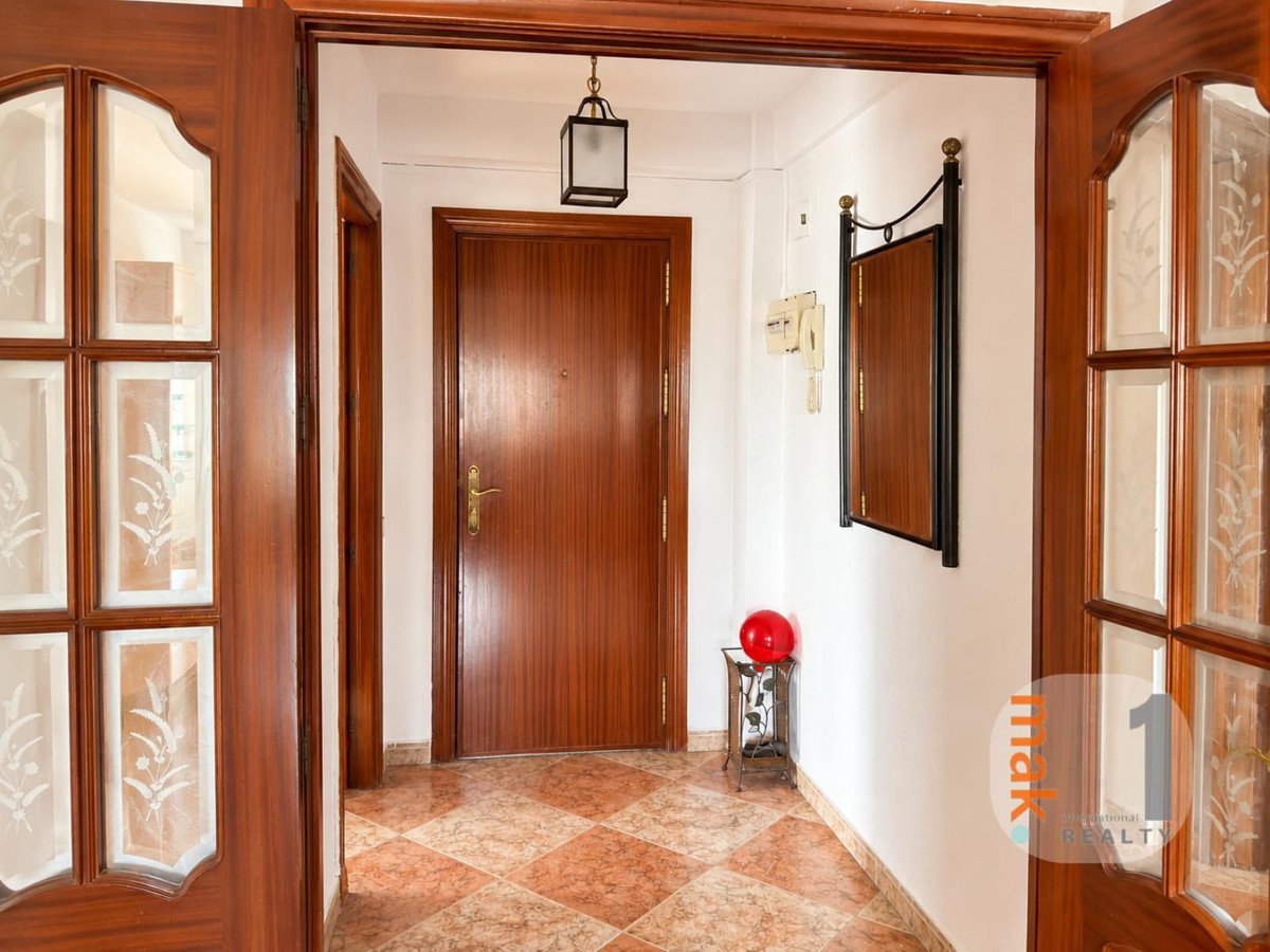 3 Bed Middle Floor Apartment in La Barriguilla