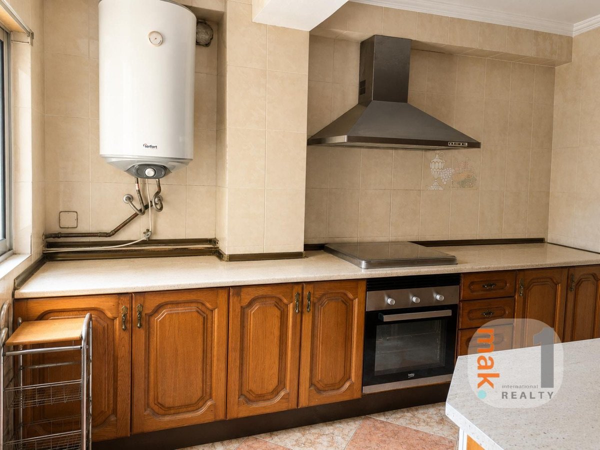 3 Bed Middle Floor Apartment in La Barriguilla