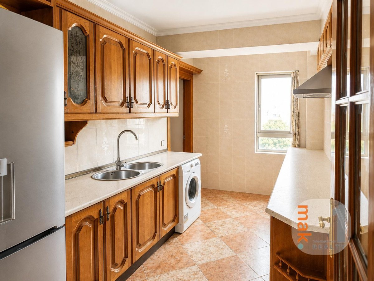 3 Bed Middle Floor Apartment in La Barriguilla