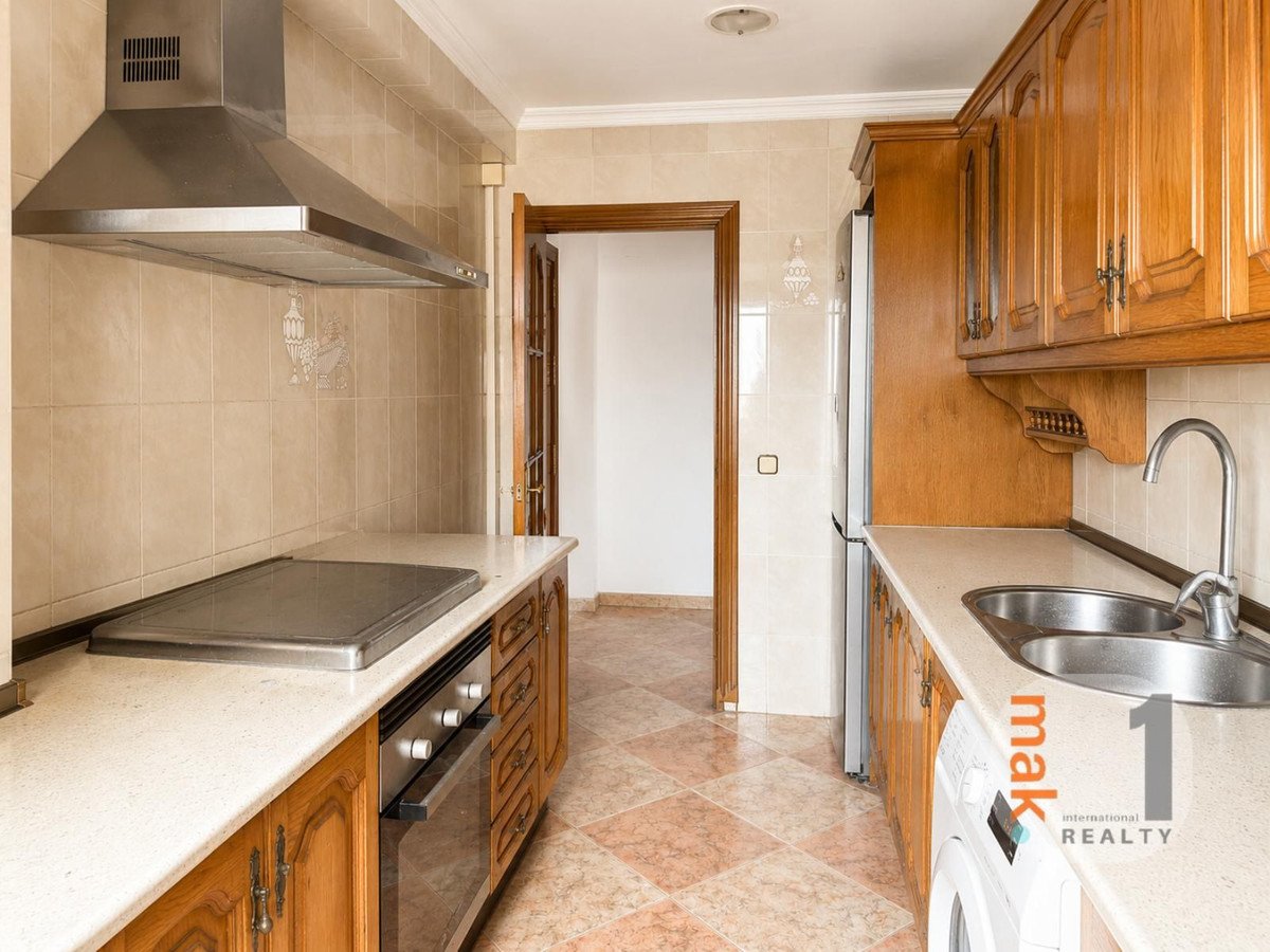 3 Bed Middle Floor Apartment in La Barriguilla