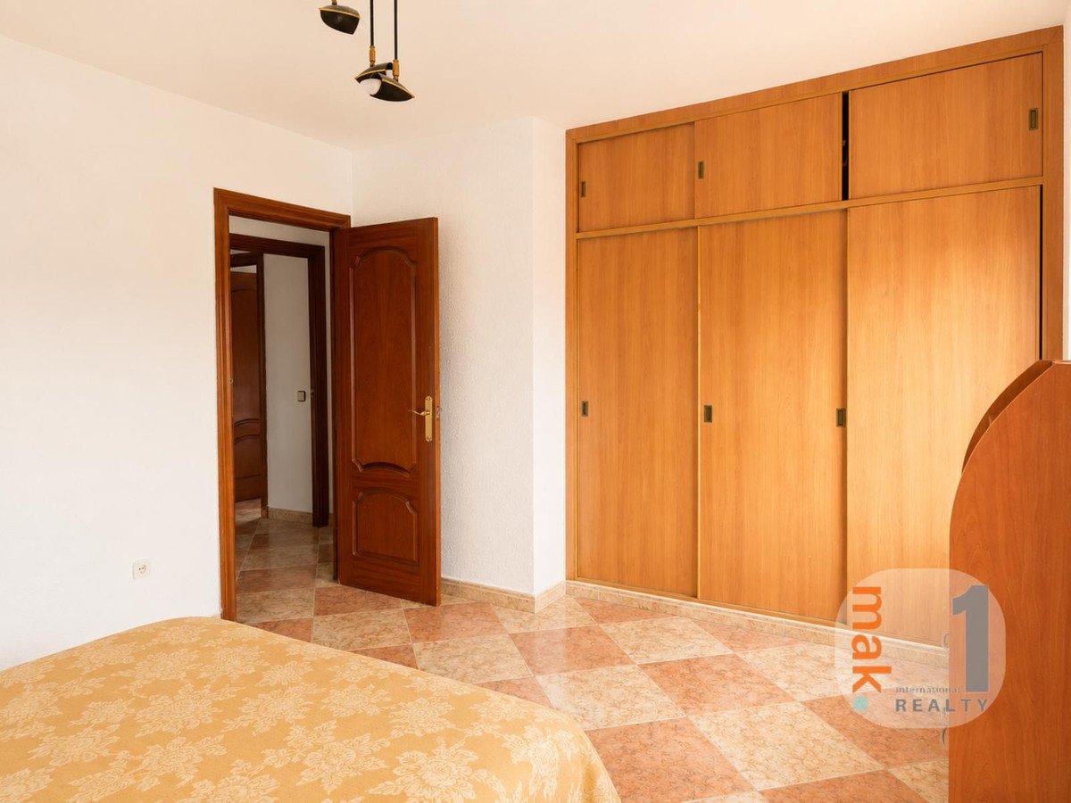 3 Bed Middle Floor Apartment in La Barriguilla
