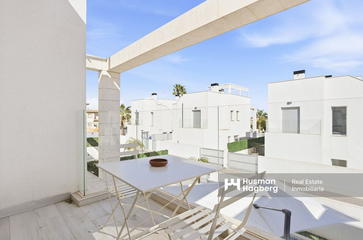 4 Bed Detached Villa in Lomas de Cabo Roig