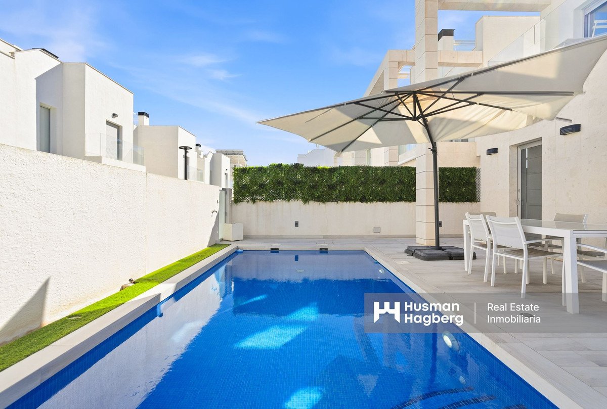 4 Bed Detached Villa in Lomas de Cabo Roig