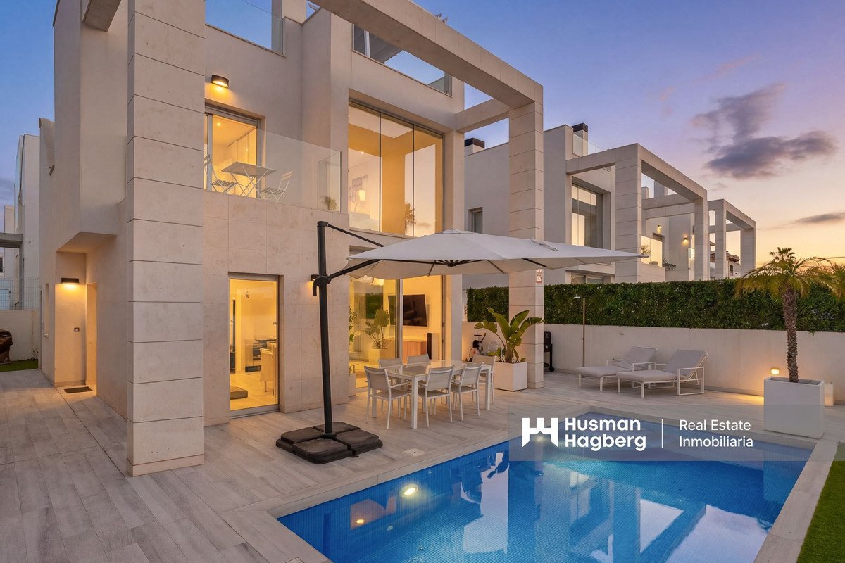 4 Bed Detached Villa in Lomas de Cabo Roig