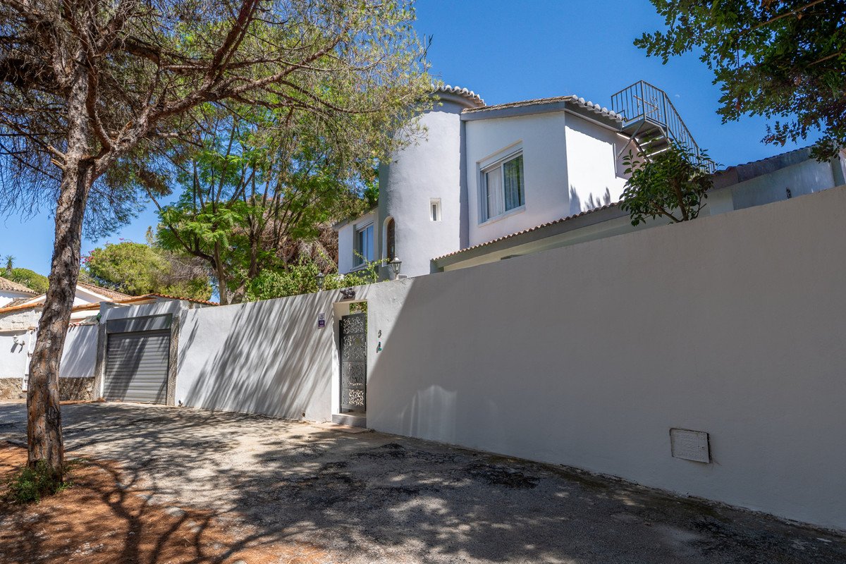 4 Bed Detached Villa in Marbesa