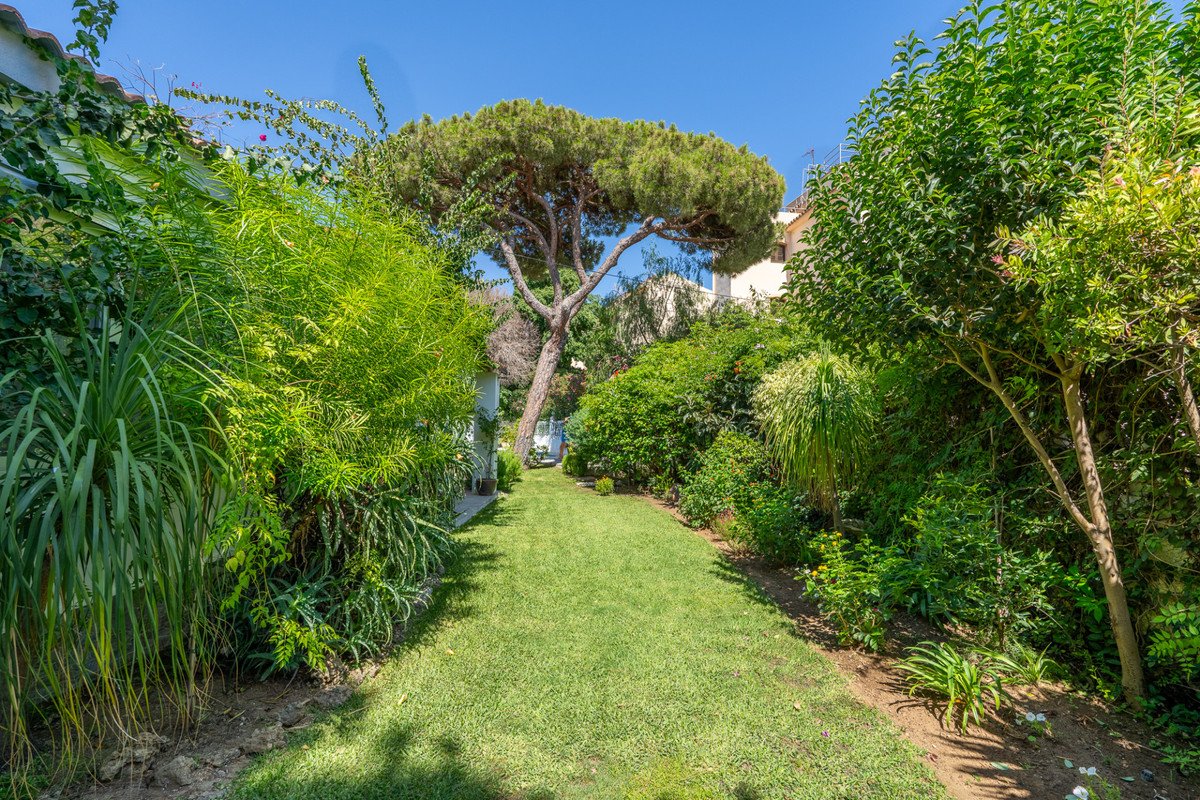 4 Bed Detached Villa in Marbesa