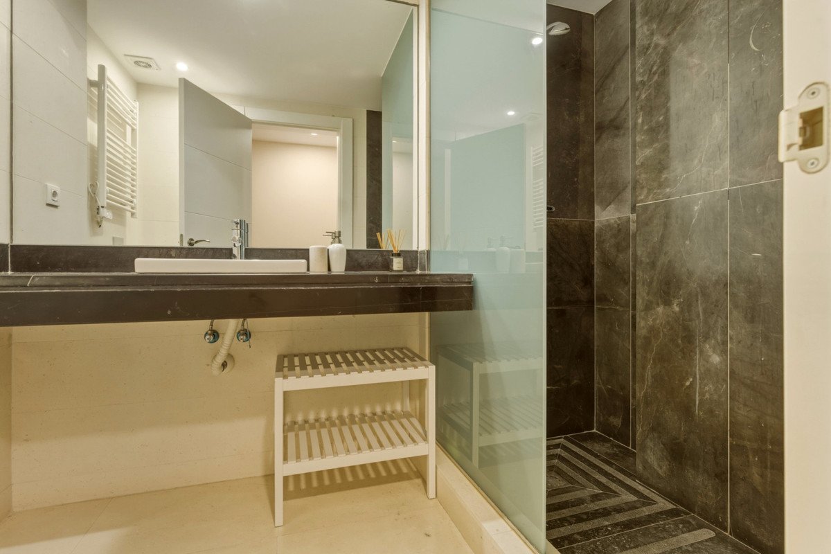 3 Bed Middle Floor Apartment in Centro Histórico
