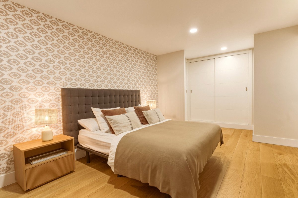 3 Bed Middle Floor Apartment in Centro Histórico