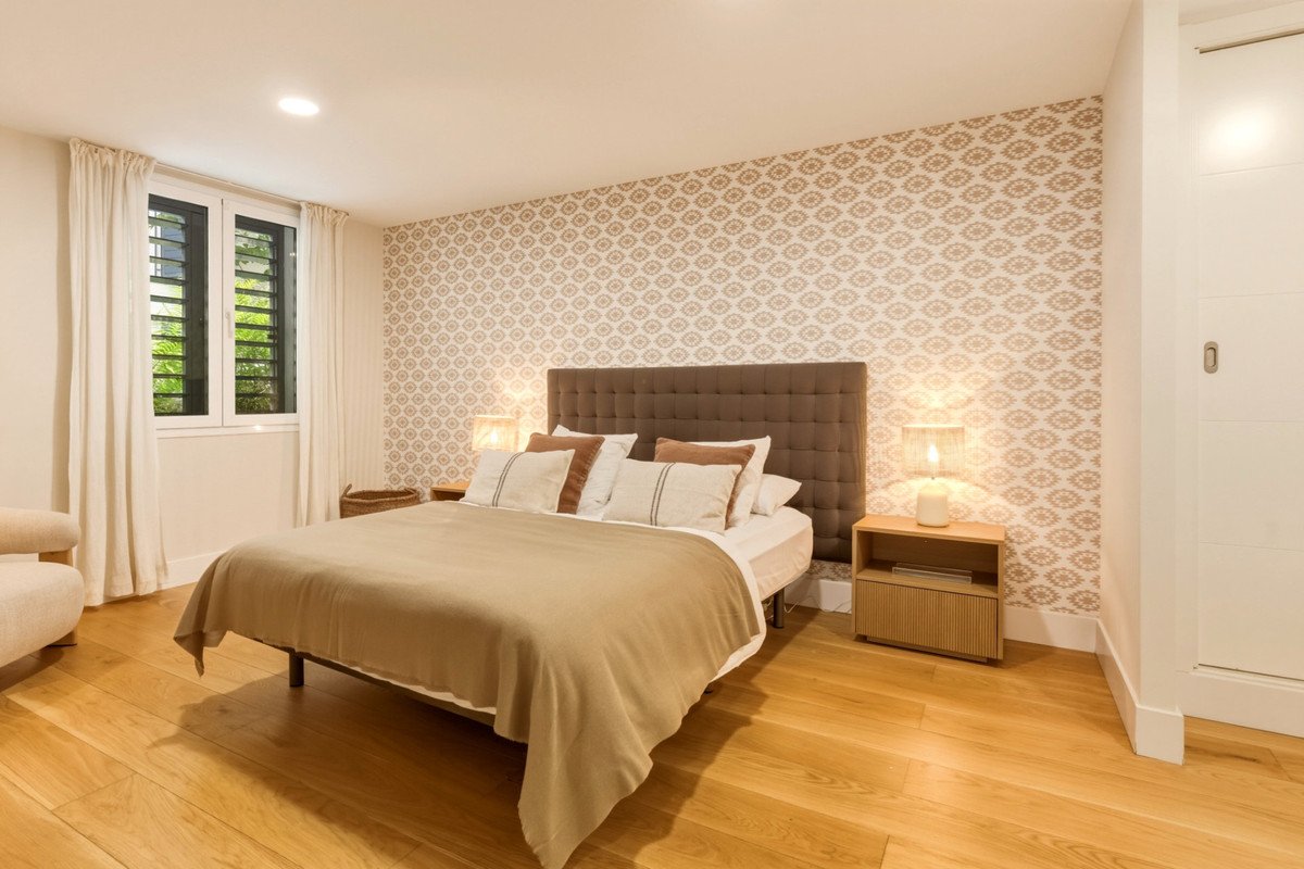 3 Bed Middle Floor Apartment in Centro Histórico