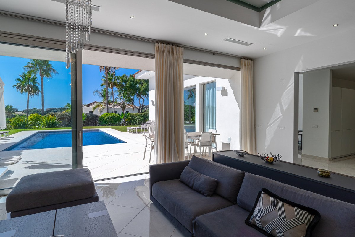 5 Bed Detached Villa in San Roque Club