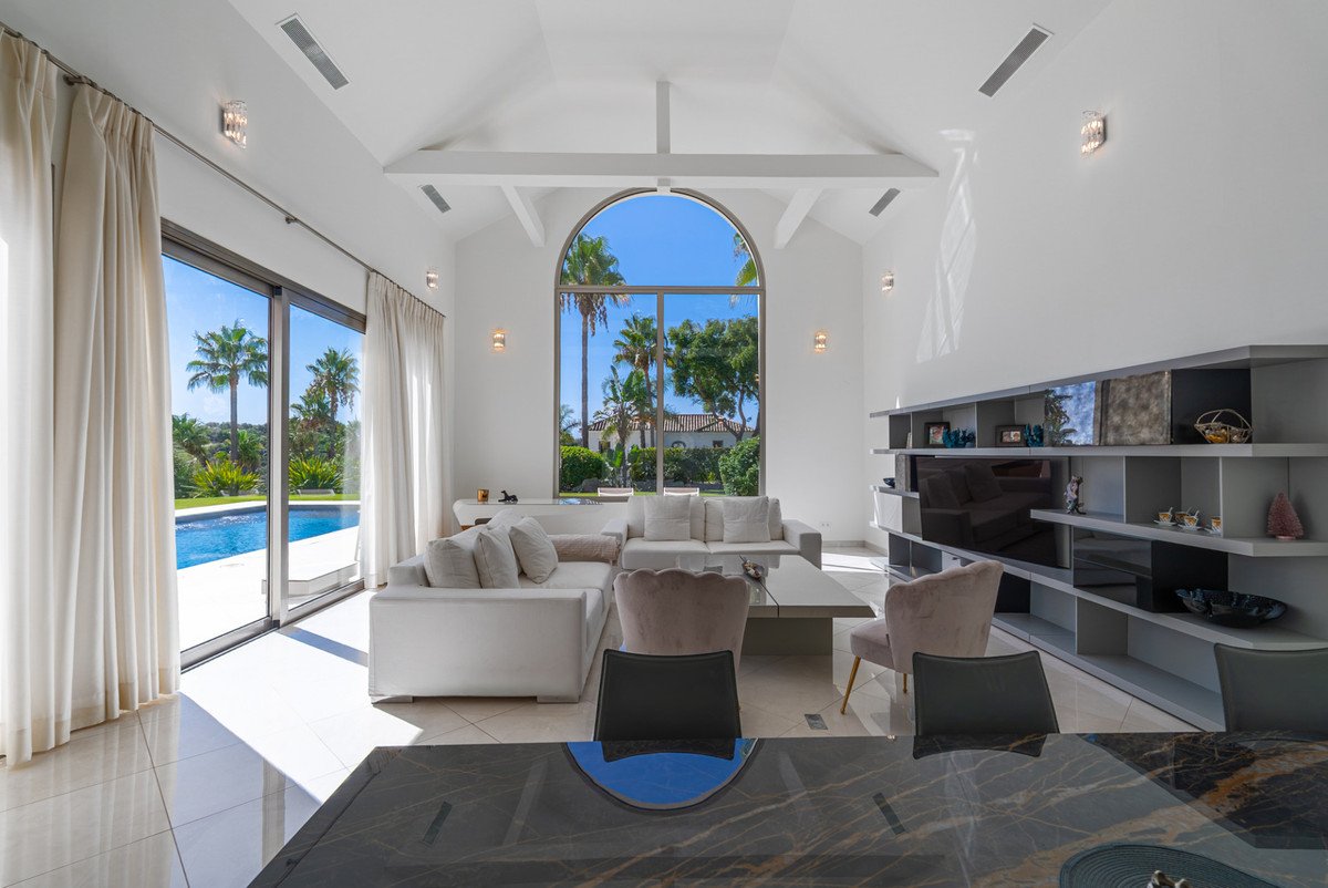5 Bed Detached Villa in San Roque Club