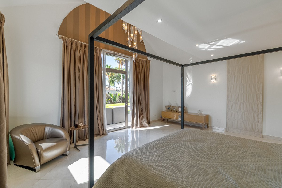 5 Bed Detached Villa in San Roque Club
