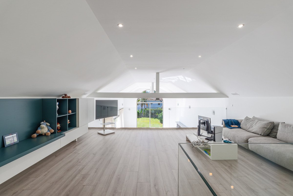 5 Bed Detached Villa in San Roque Club
