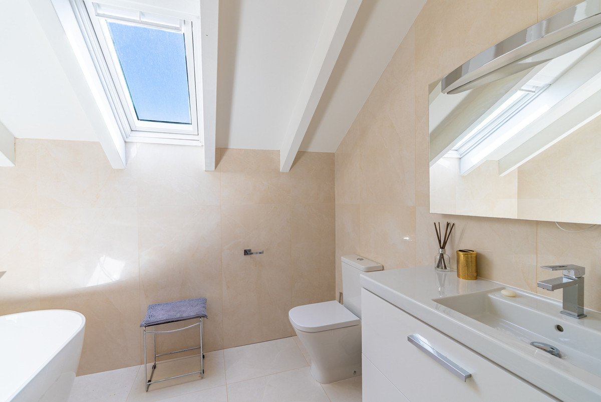 5 Bed Detached Villa in San Roque Club