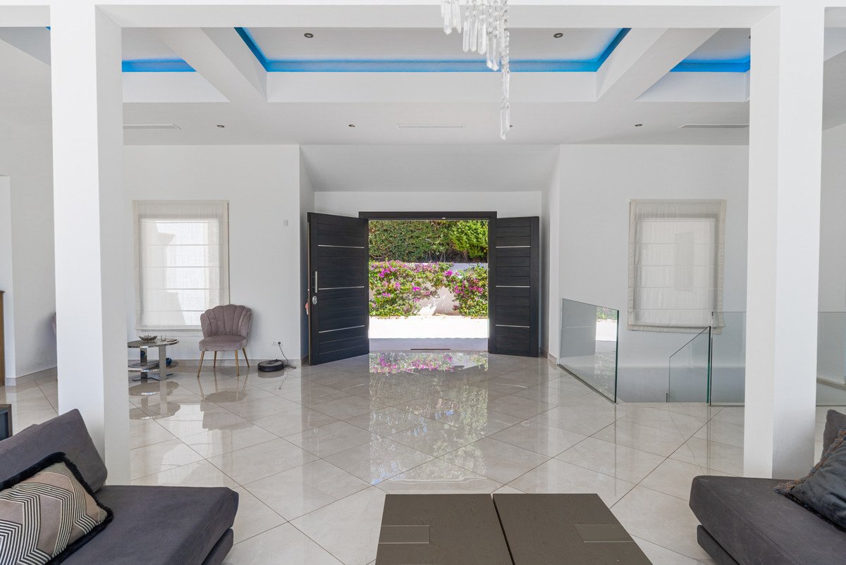 5 Bed Detached Villa in San Roque Club