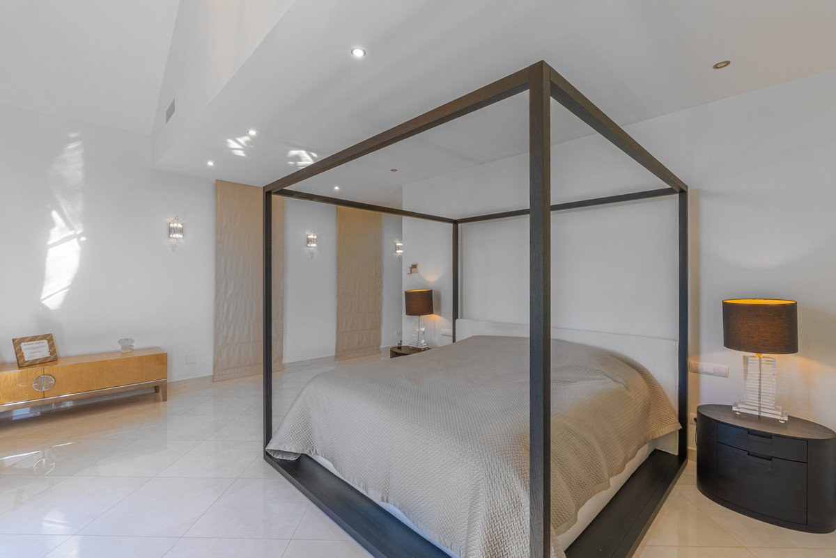5 Bed Detached Villa in San Roque Club